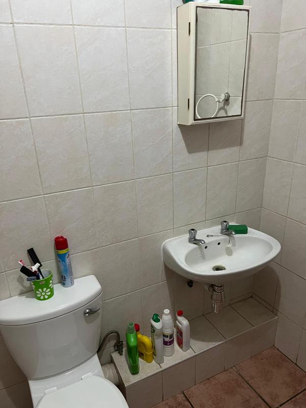 To Let 2 Bedroom Property for Rent in Kannoniers Park North West